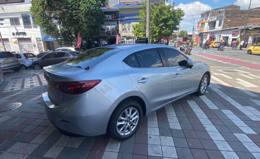 MAZDA 3 TOURING SEDAN