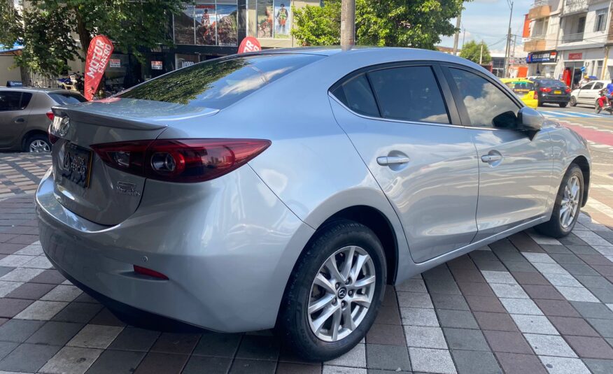 MAZDA 3 TOURING SEDAN