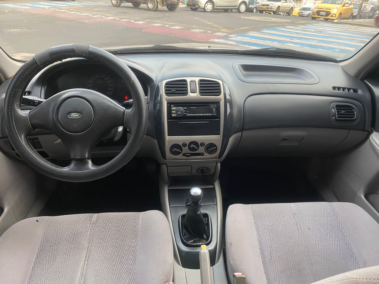 FORD LASER MECANICO