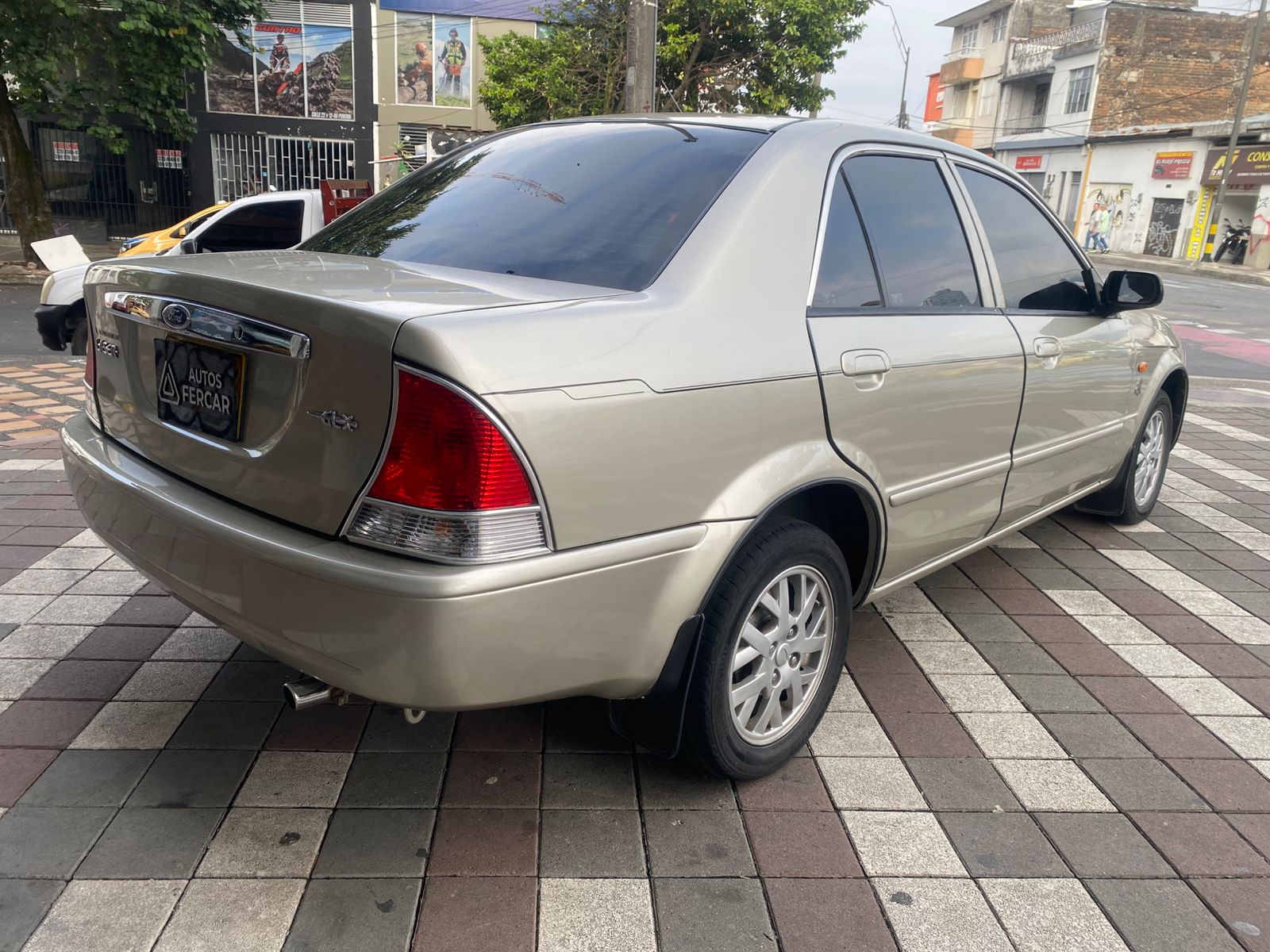 FORD LASER MECANICO