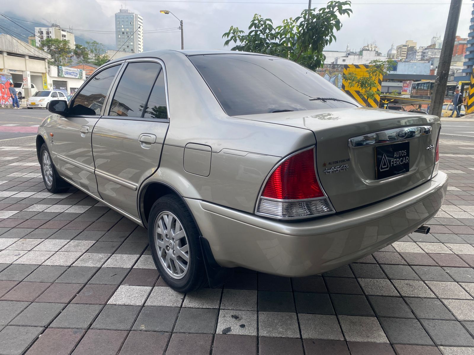 FORD LASER MECANICO