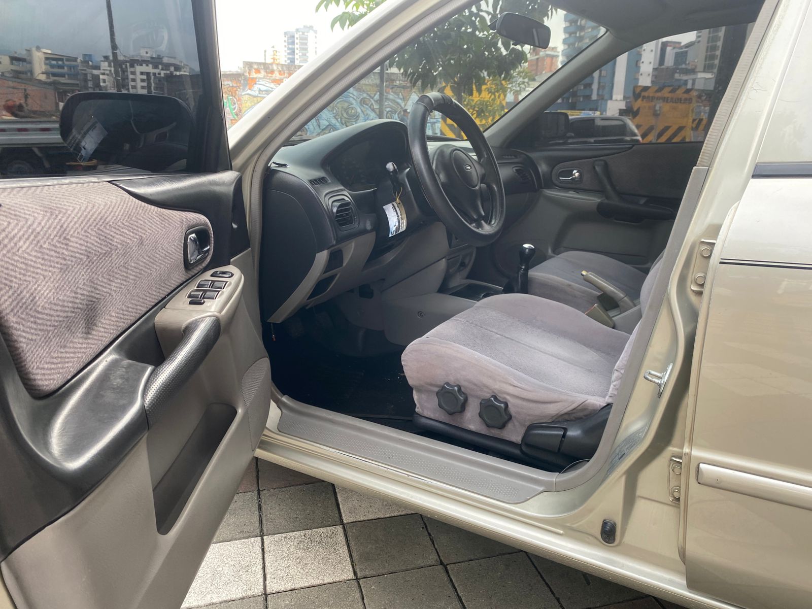FORD LASER MECANICO