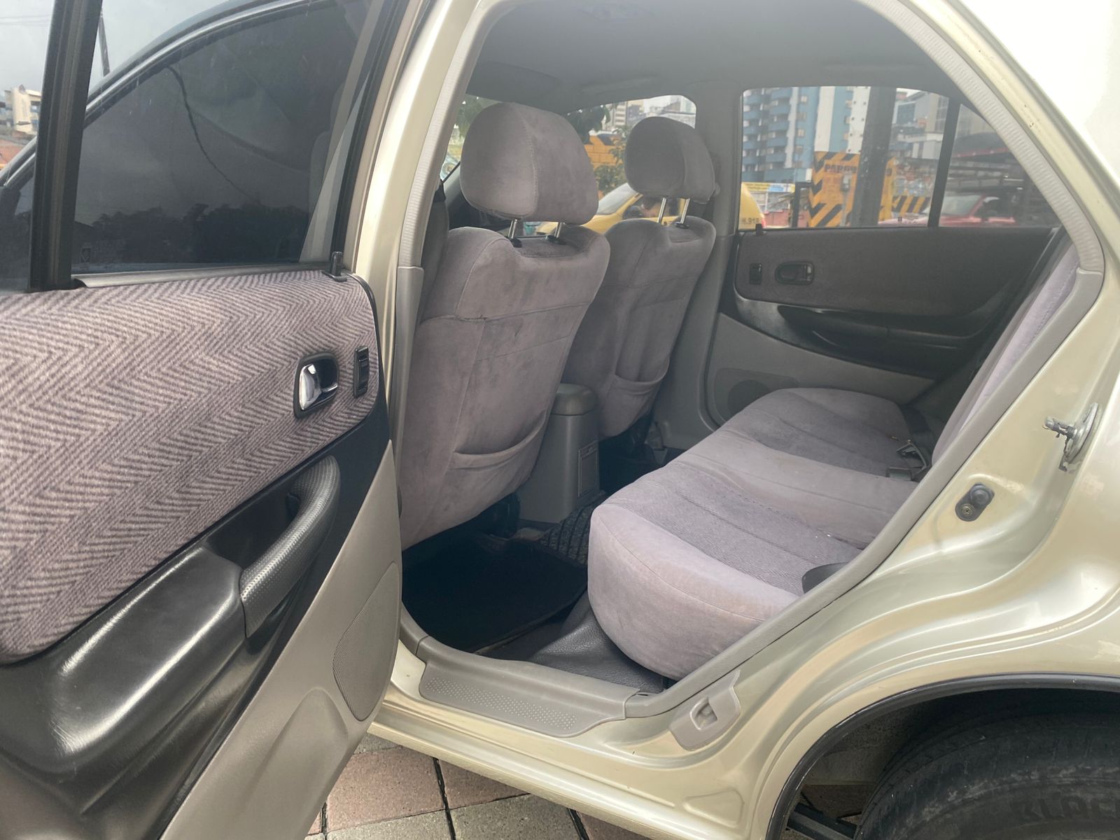 FORD LASER MECANICO