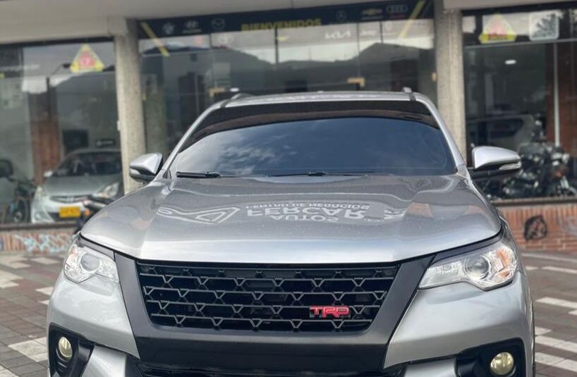 TOYOTA  FORTUNER TRD