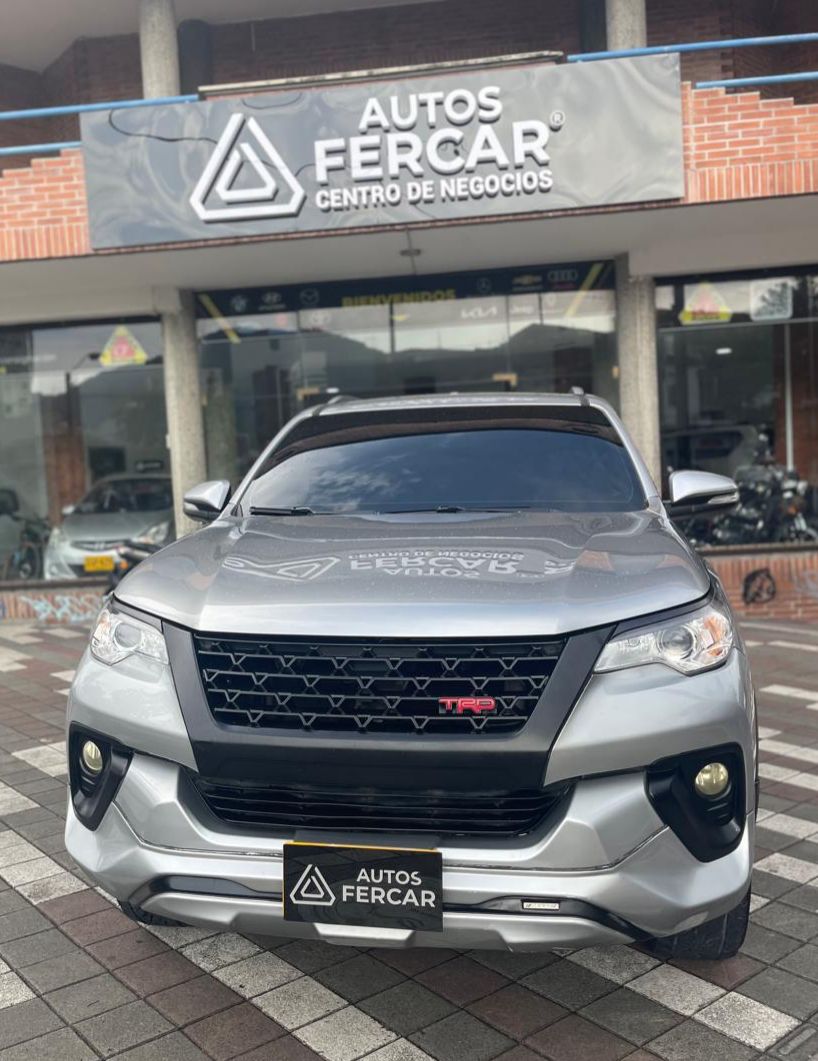 TOYOTA FORTUNER TRD