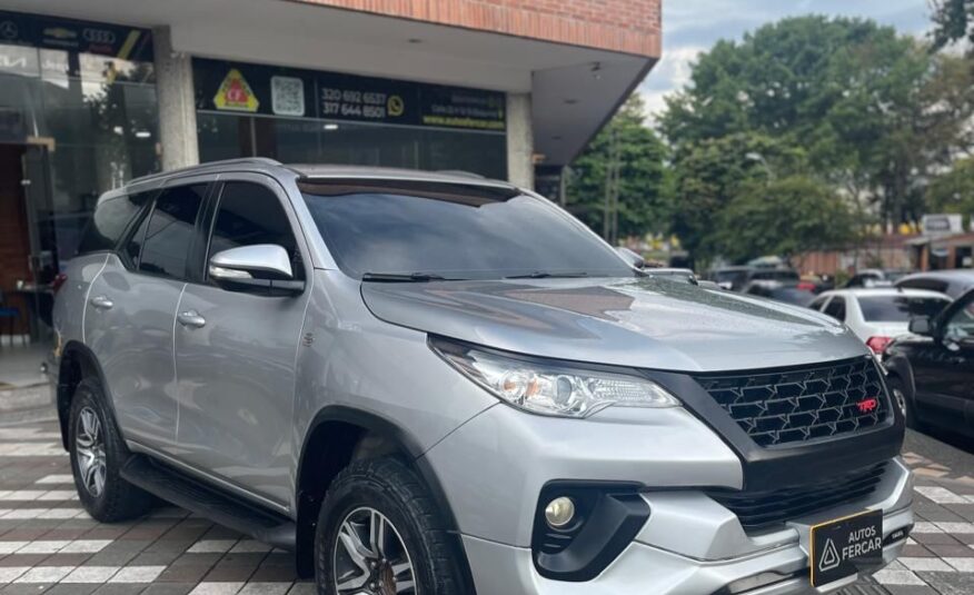 TOYOTA  FORTUNER TRD