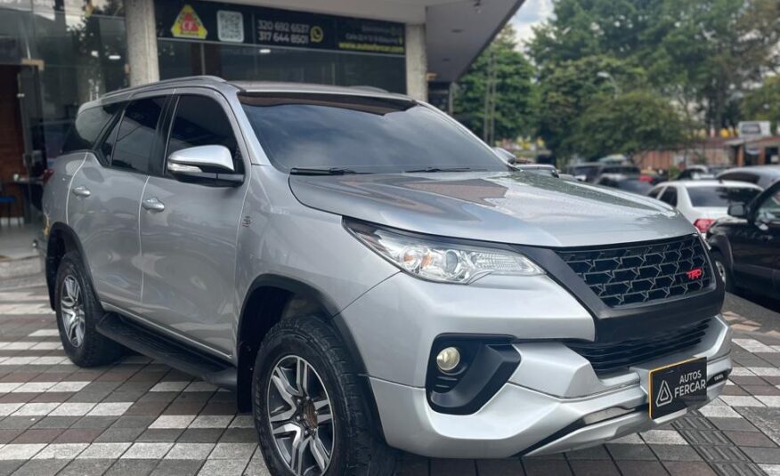 TOYOTA  FORTUNER TRD