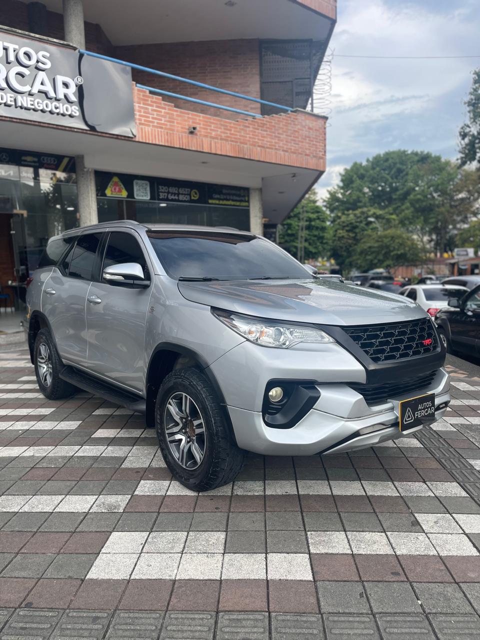 TOYOTA FORTUNER TRD