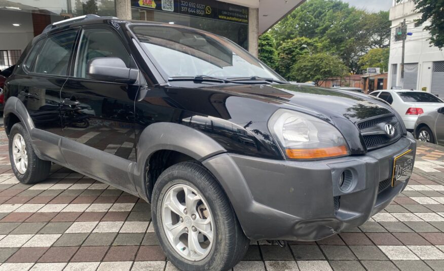 HYUNDAI TUCSON GL 4X4