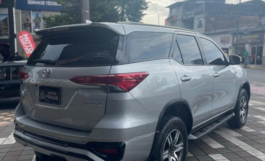TOYOTA  FORTUNER TRD