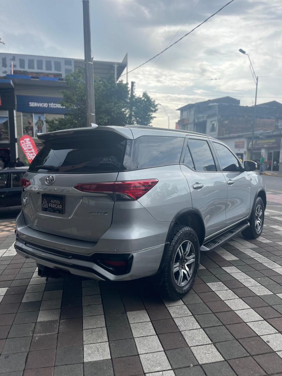 TOYOTA FORTUNER TRD