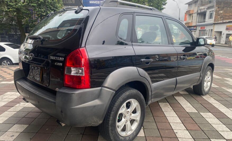 HYUNDAI TUCSON GL 4X4