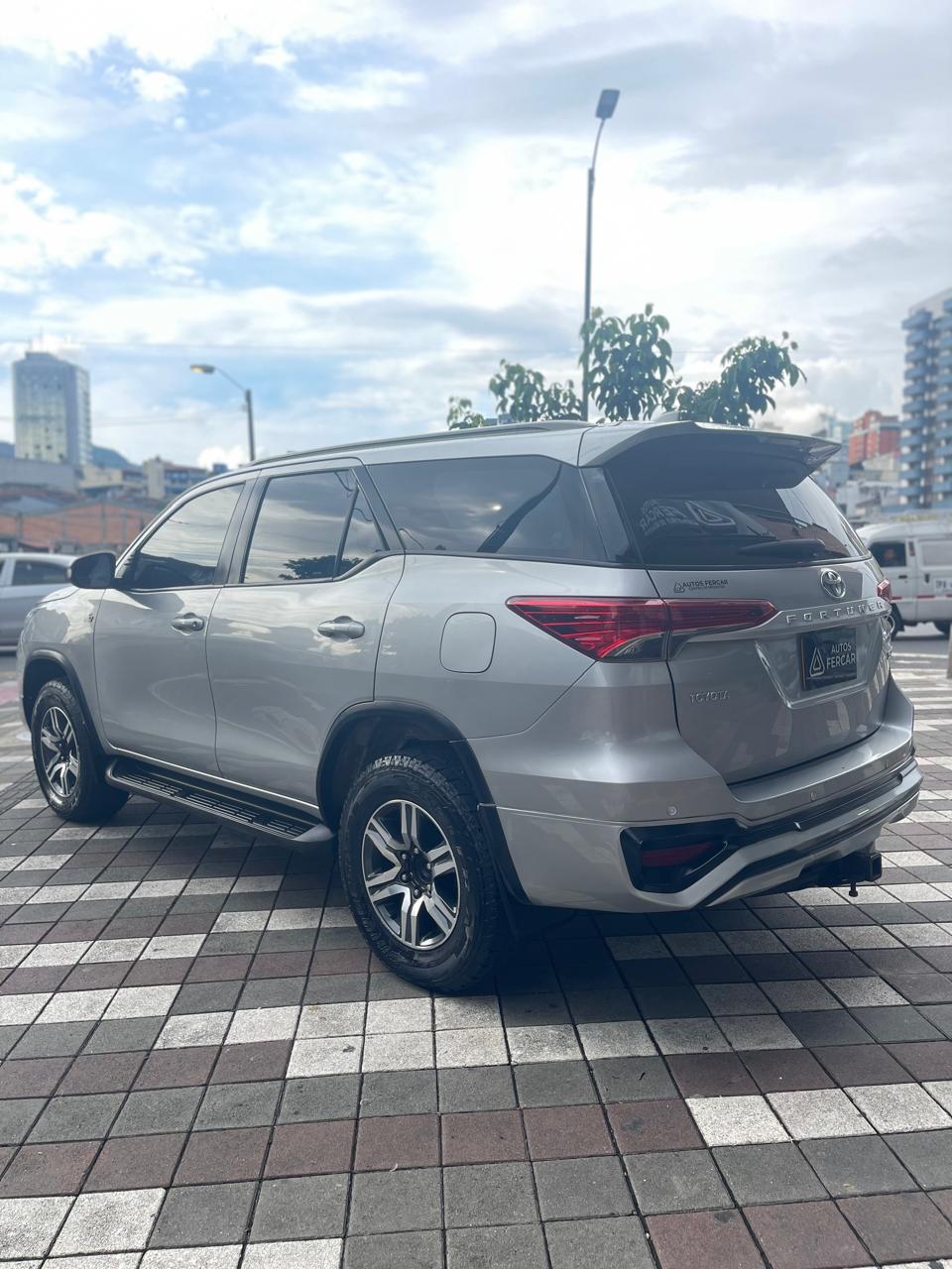 TOYOTA FORTUNER TRD