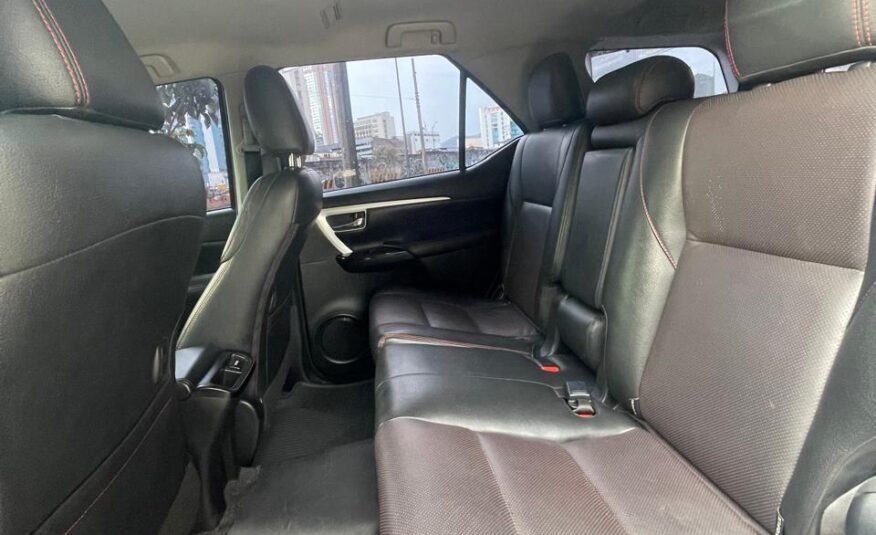 TOYOTA  FORTUNER TRD