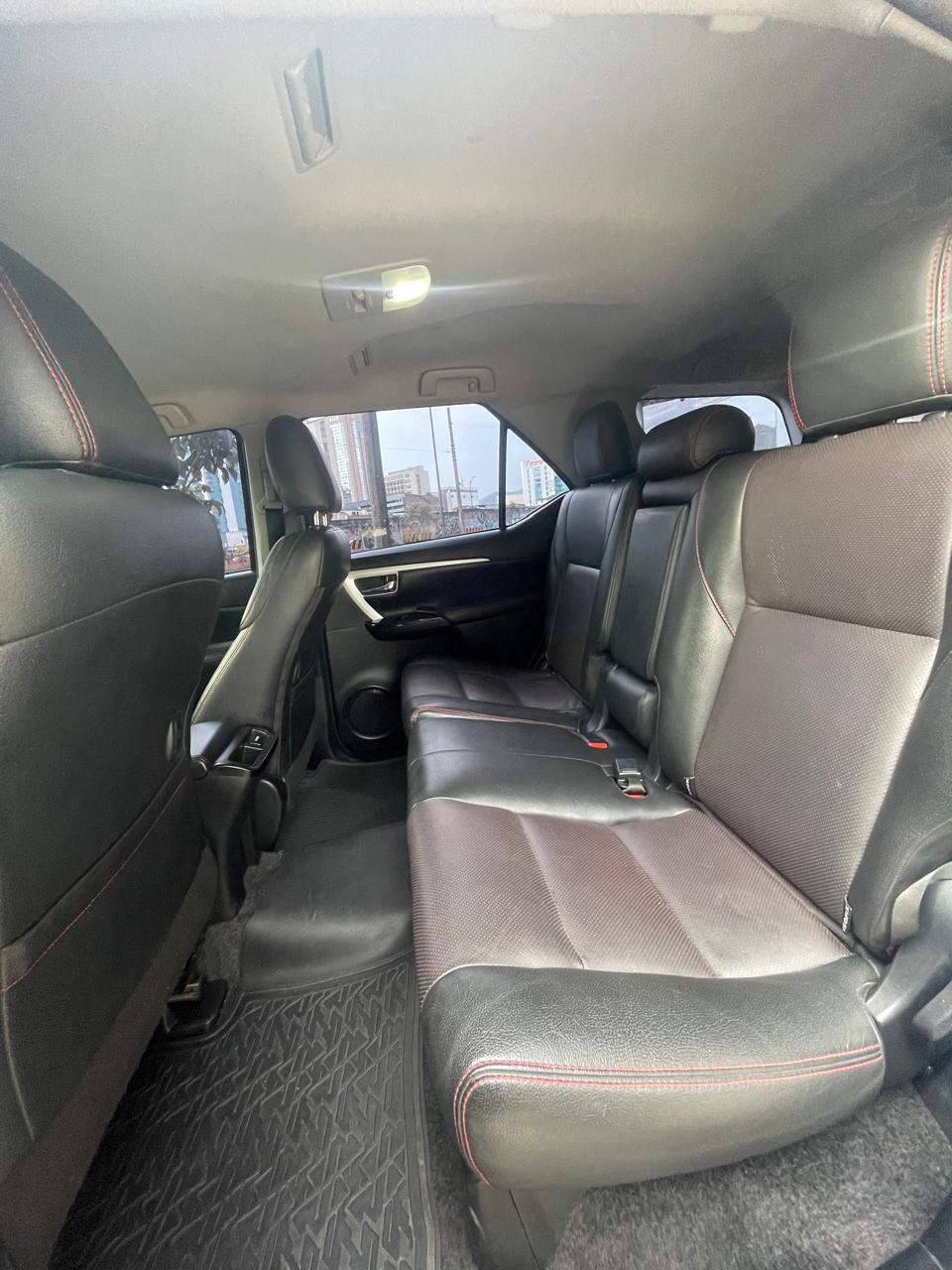 TOYOTA FORTUNER TRD