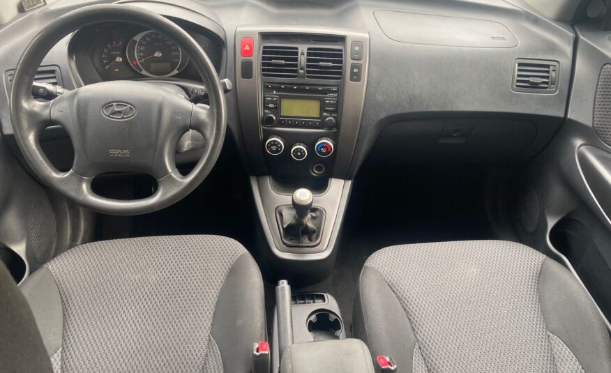 HYUNDAI TUCSON GL 4X4