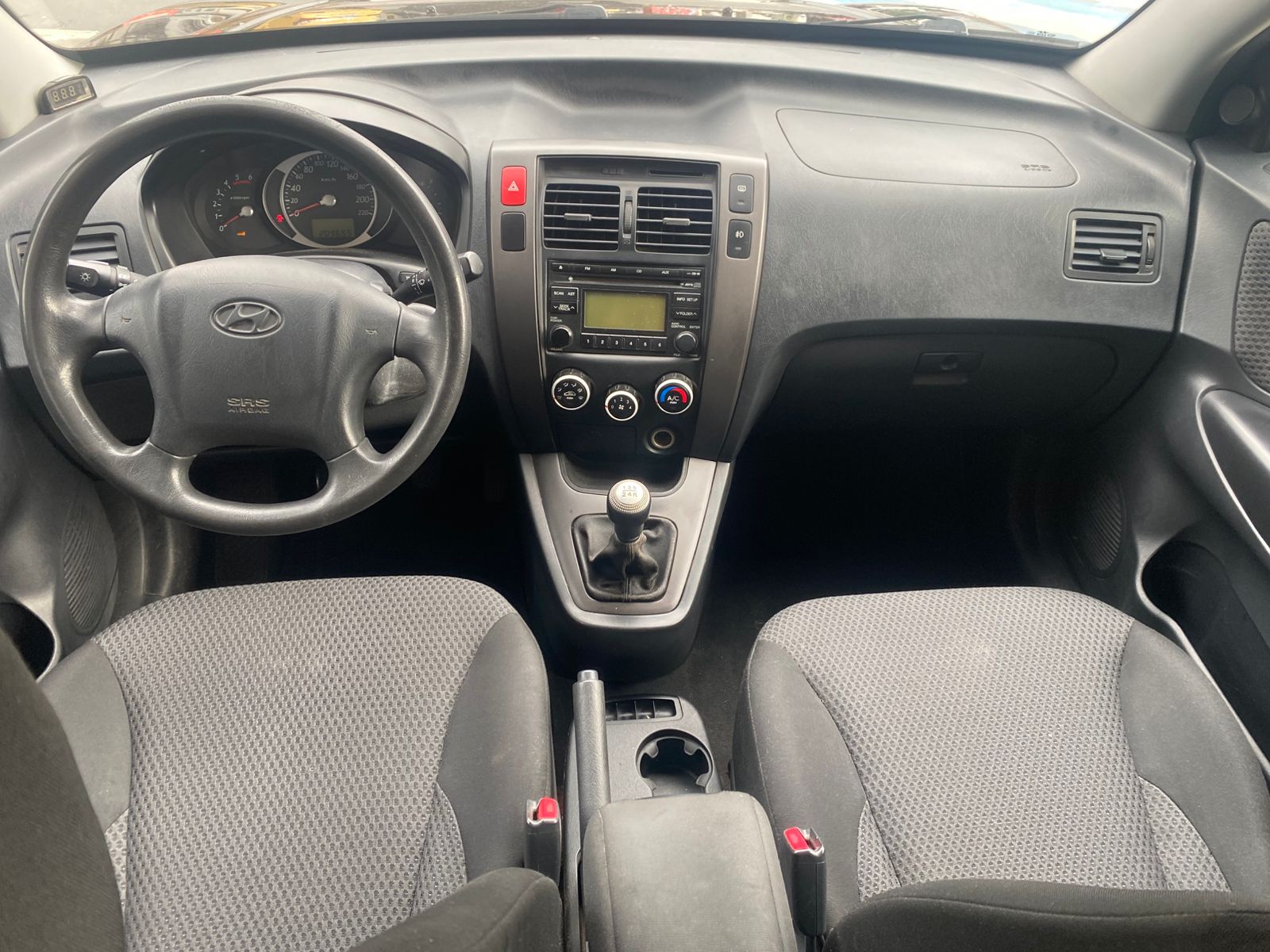 HYUNDAI TUCSON GL 4X4