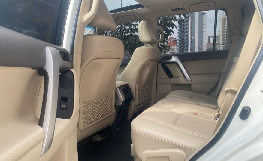 TOYOTA LAND CRUISER PRADO VXL 4X4