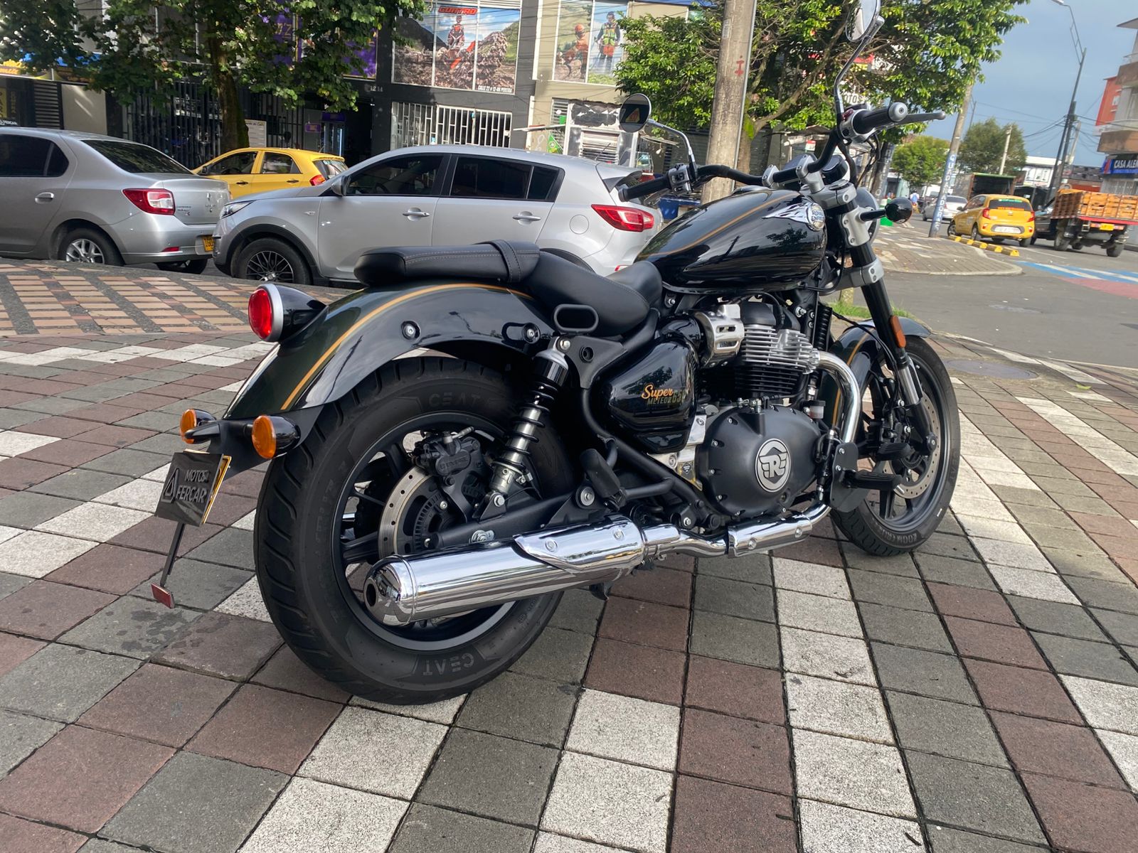 ROYAL ENFIELD SUPER METEOR 650