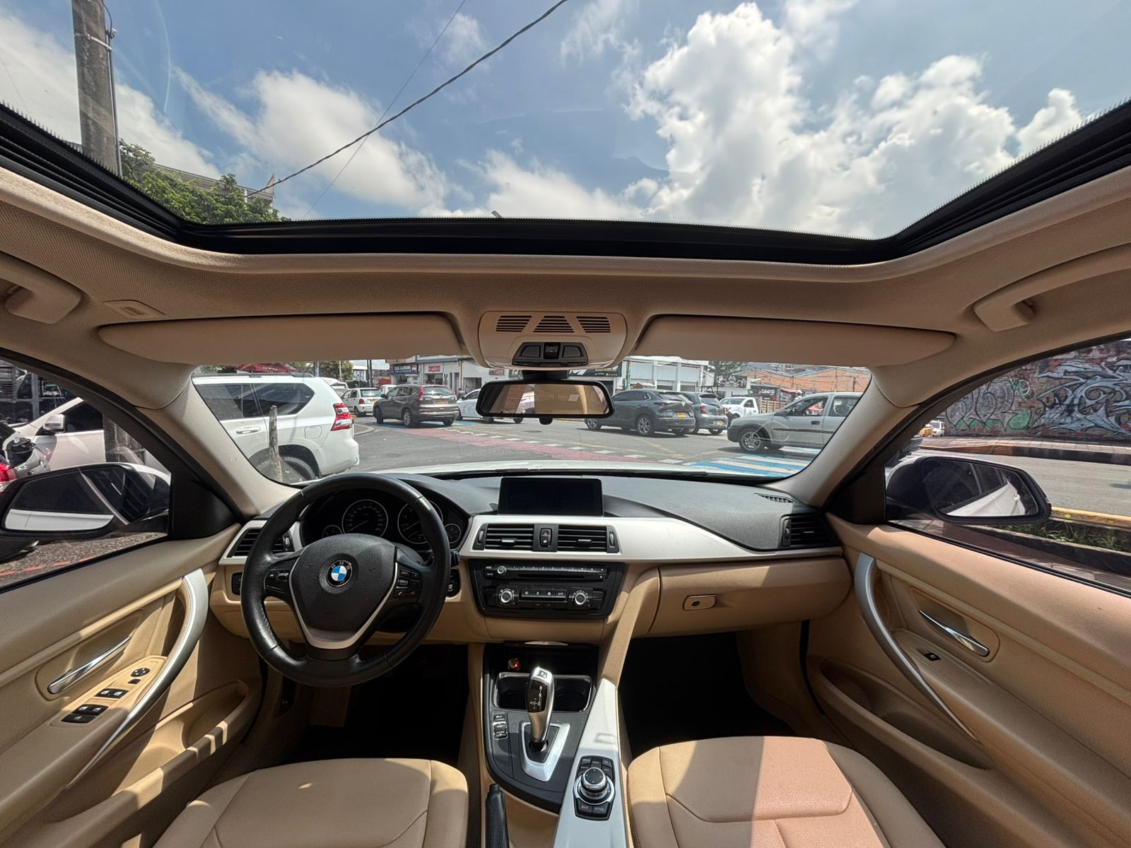 BMW 320i