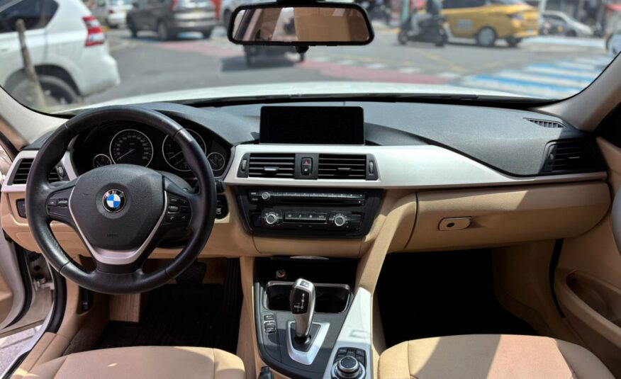 BMW 320i