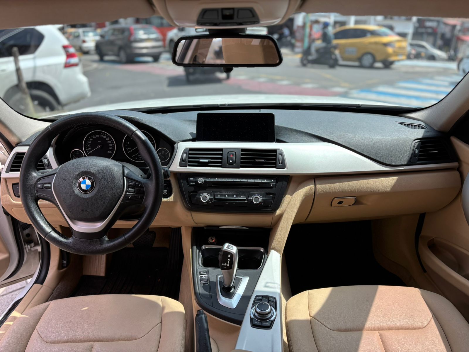 BMW 320i
