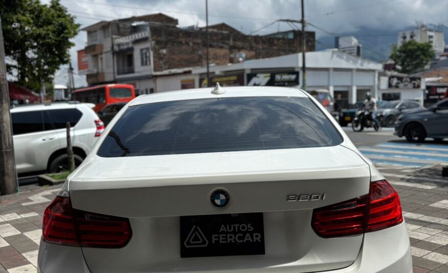 BMW 320i