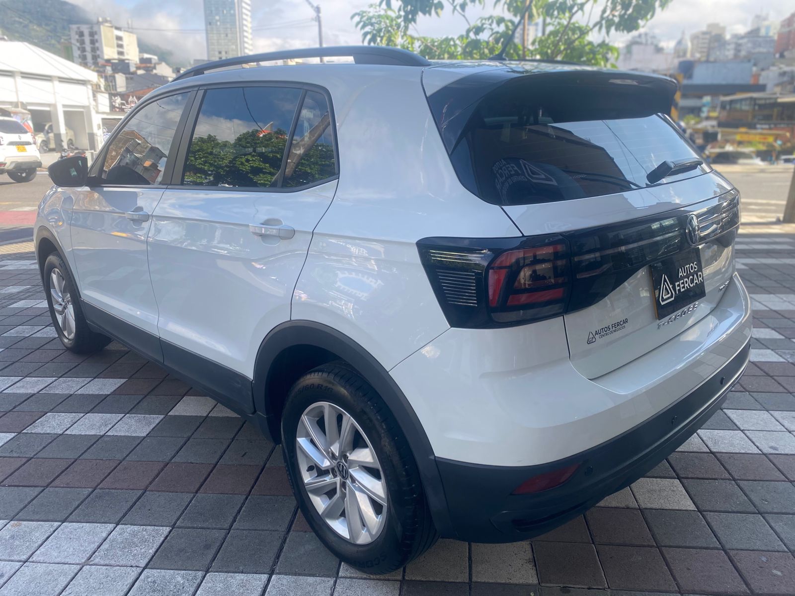 VOLKWSWAGEN T-CROSS TRENDLINE TURBO