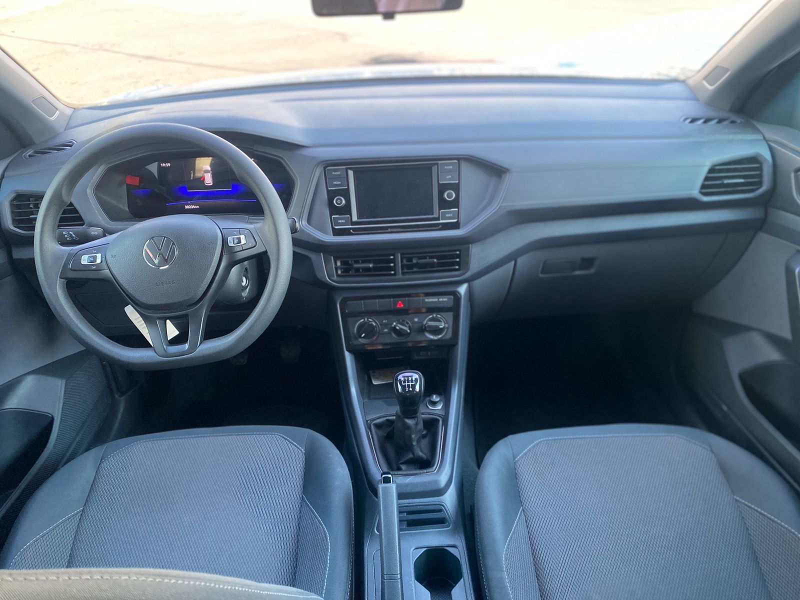VOLKWSWAGEN T-CROSS TRENDLINE TURBO