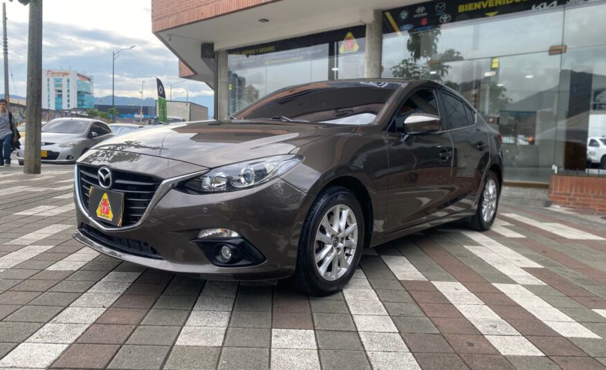 MAZDA 3 TOURING
