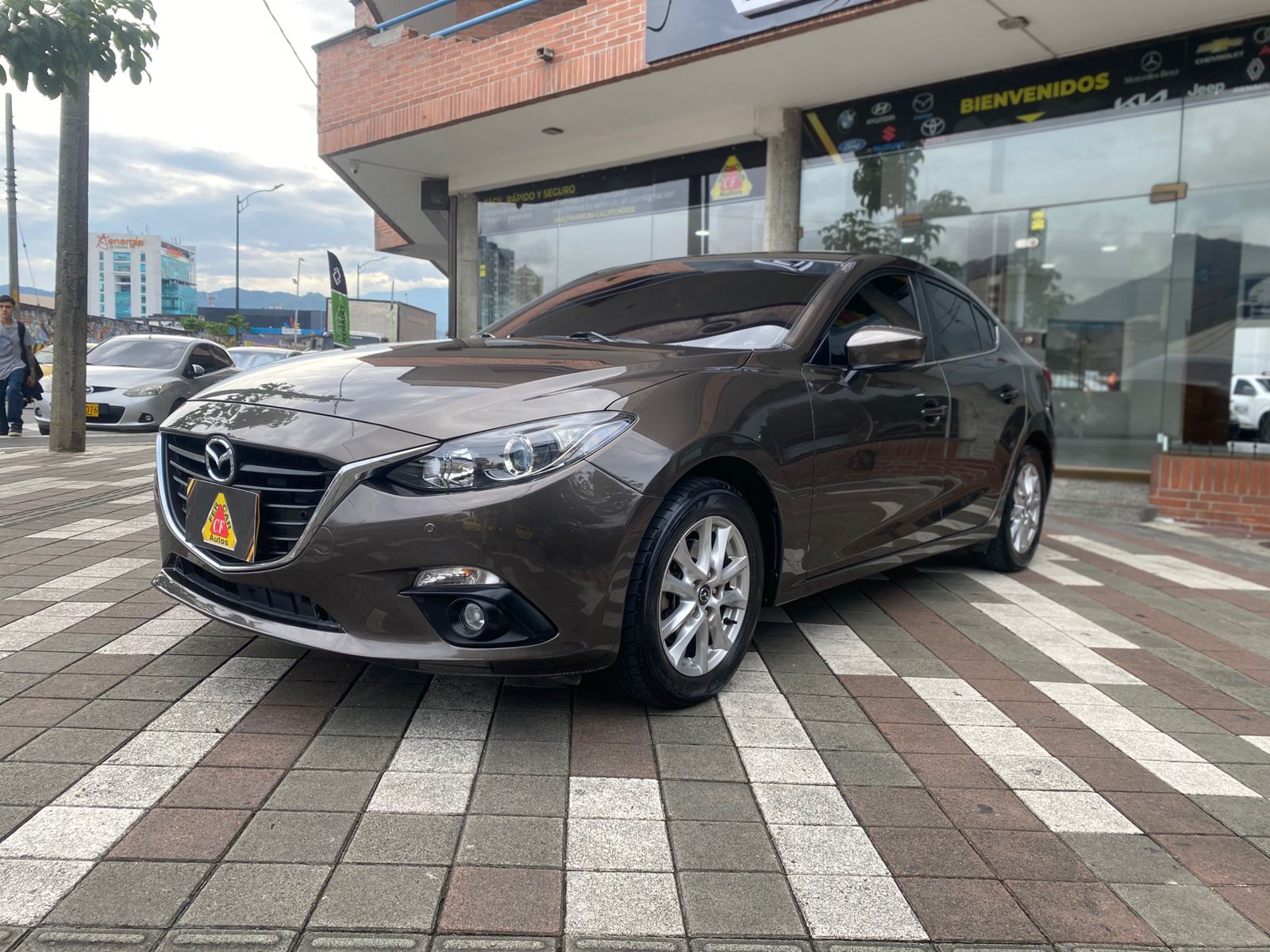 MAZDA 3 TOURING