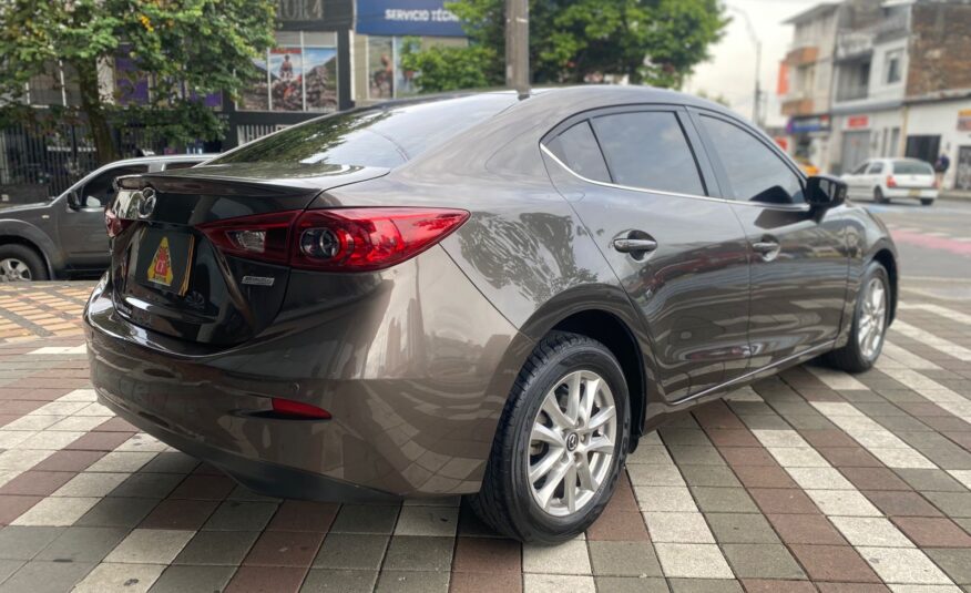 MAZDA 3 TOURING