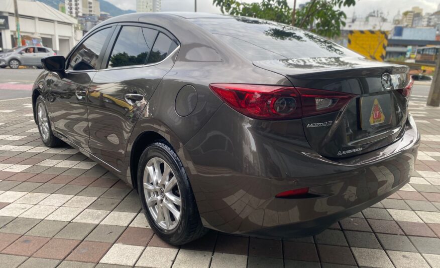MAZDA 3 TOURING