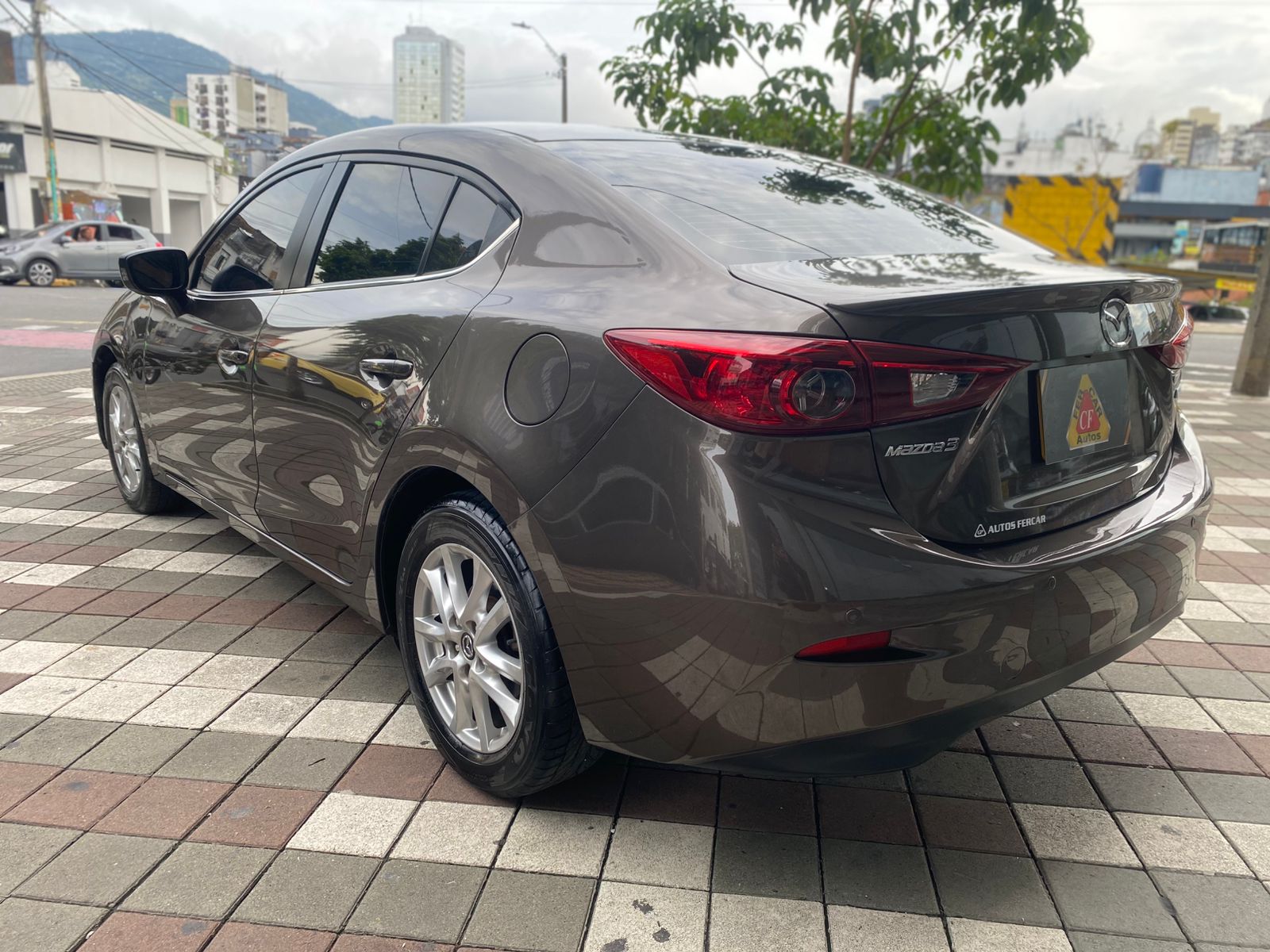 MAZDA 3 TOURING