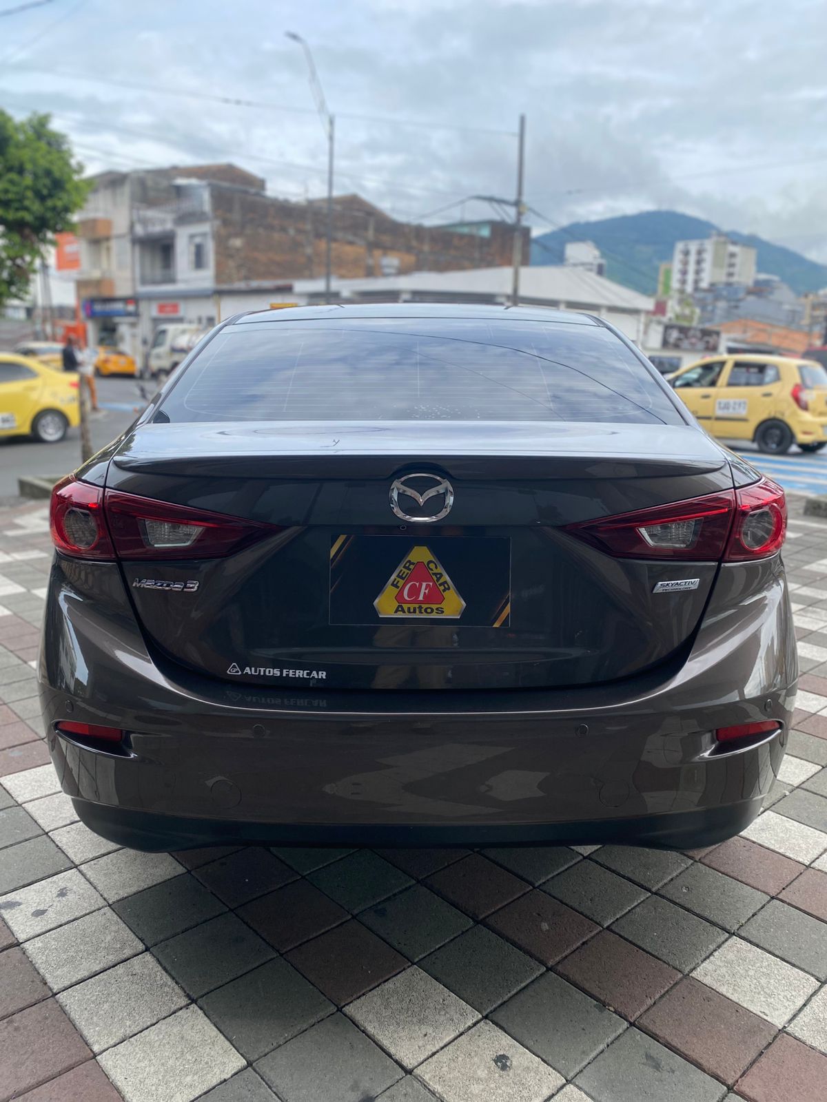 MAZDA 3 TOURING