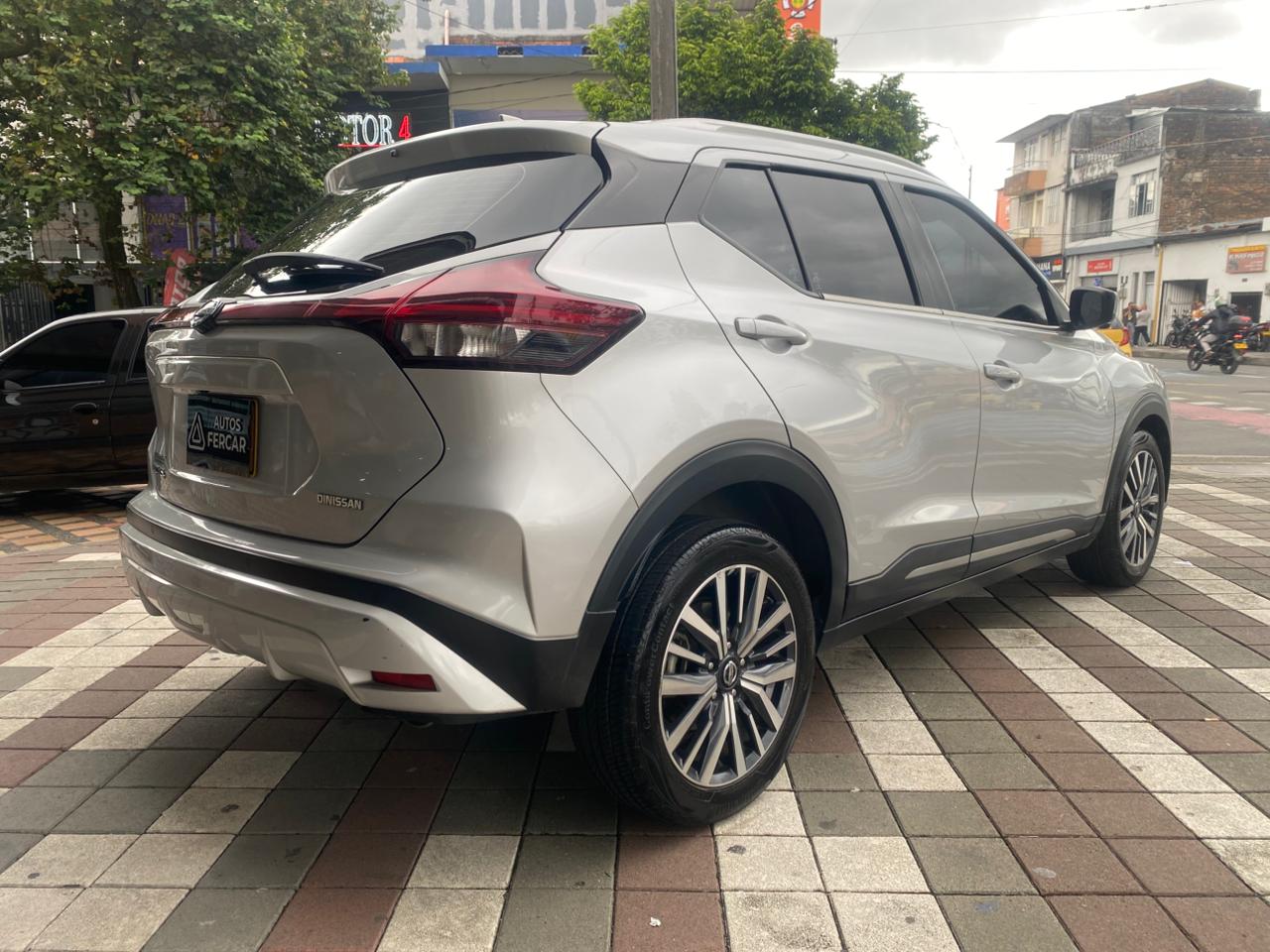 NISSAN KICKS EXCLUSIVE