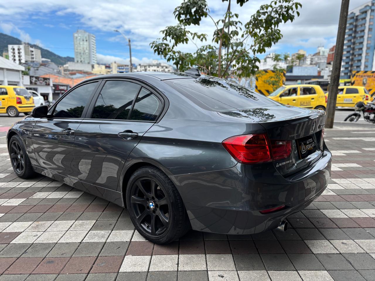 BMW 320i
