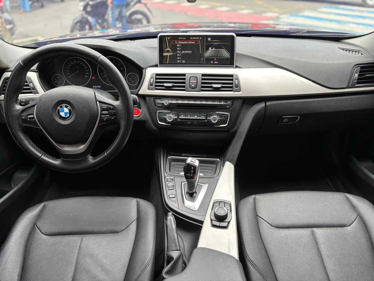 BMW 320i