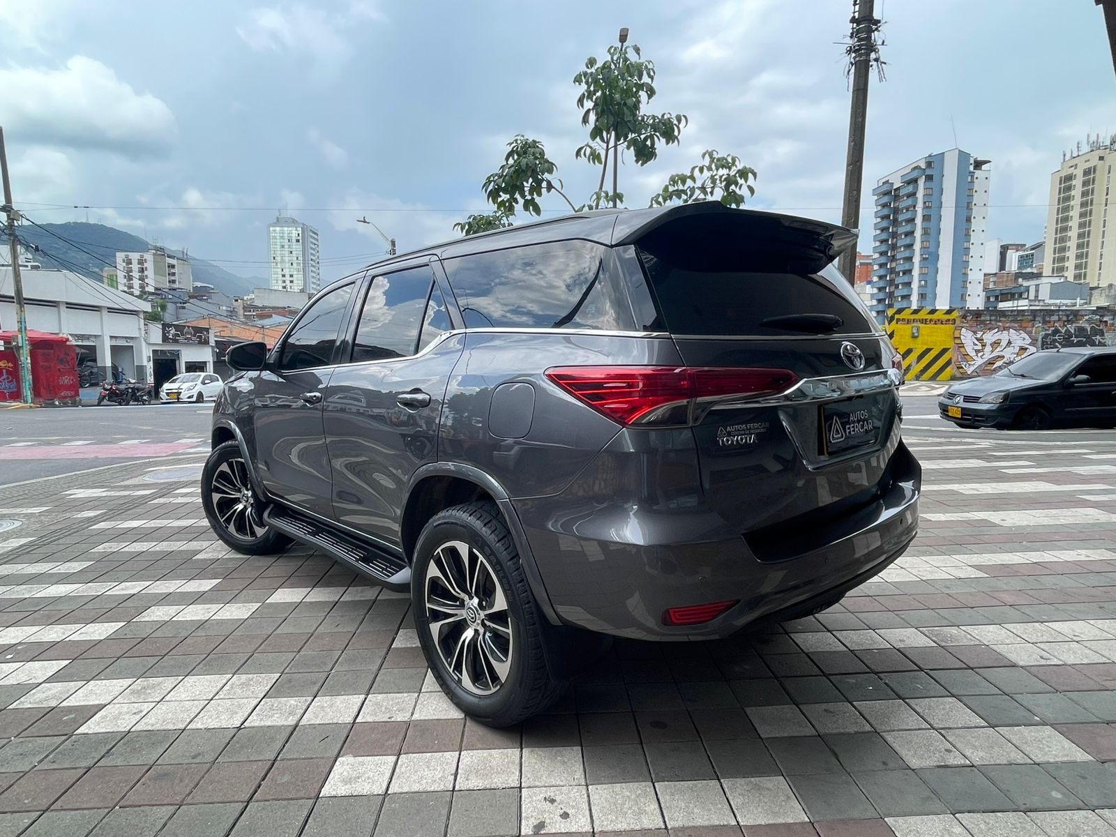 TOYOTA FORTUNER