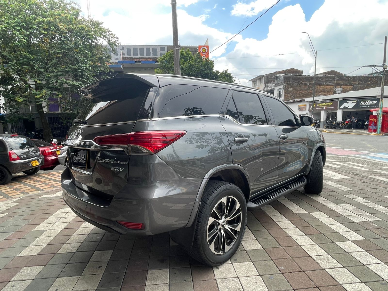 TOYOTA FORTUNER