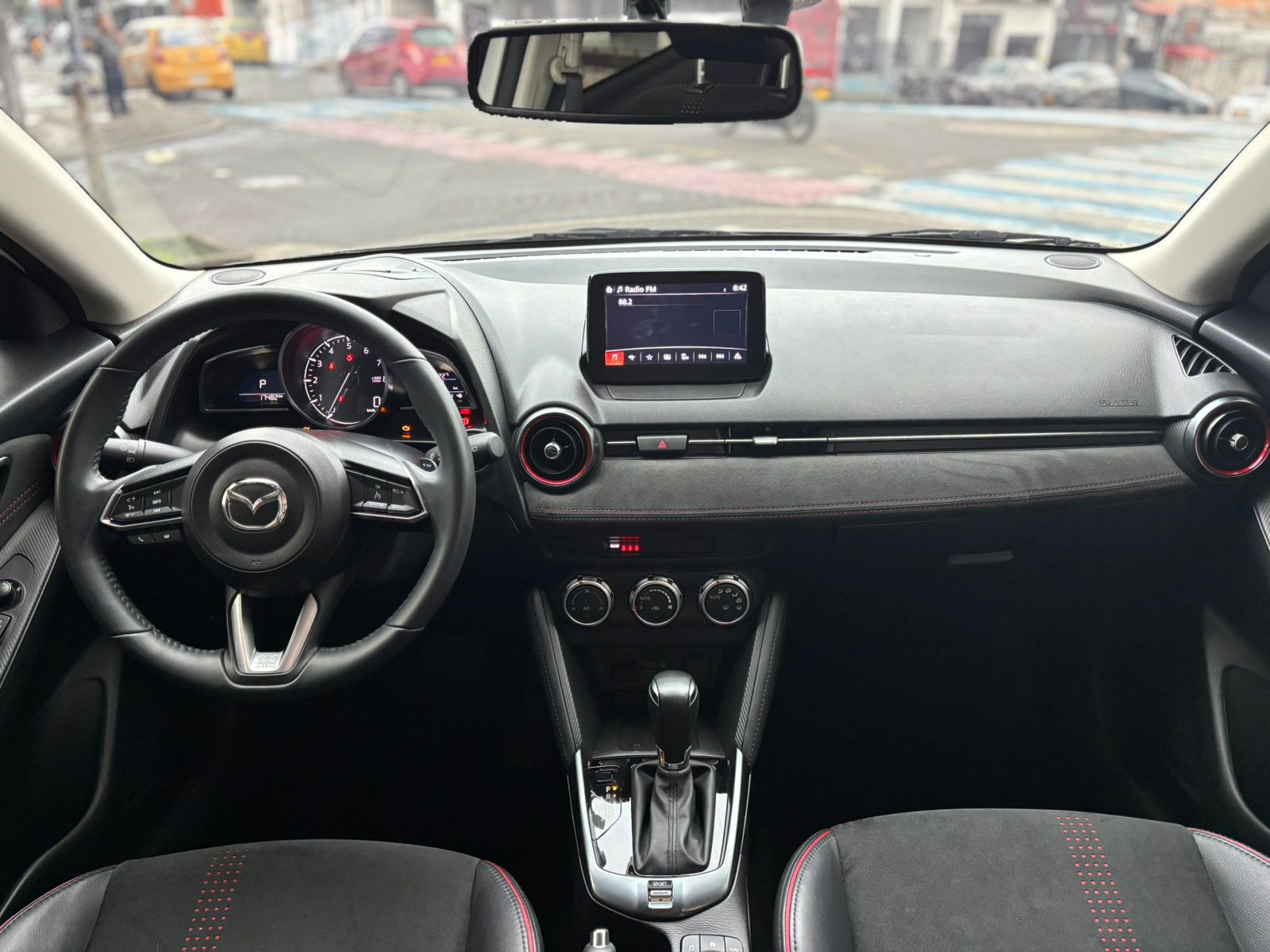 MAZDA 2  2025 GRAND TOURING LX EDICIÓN CARBONO