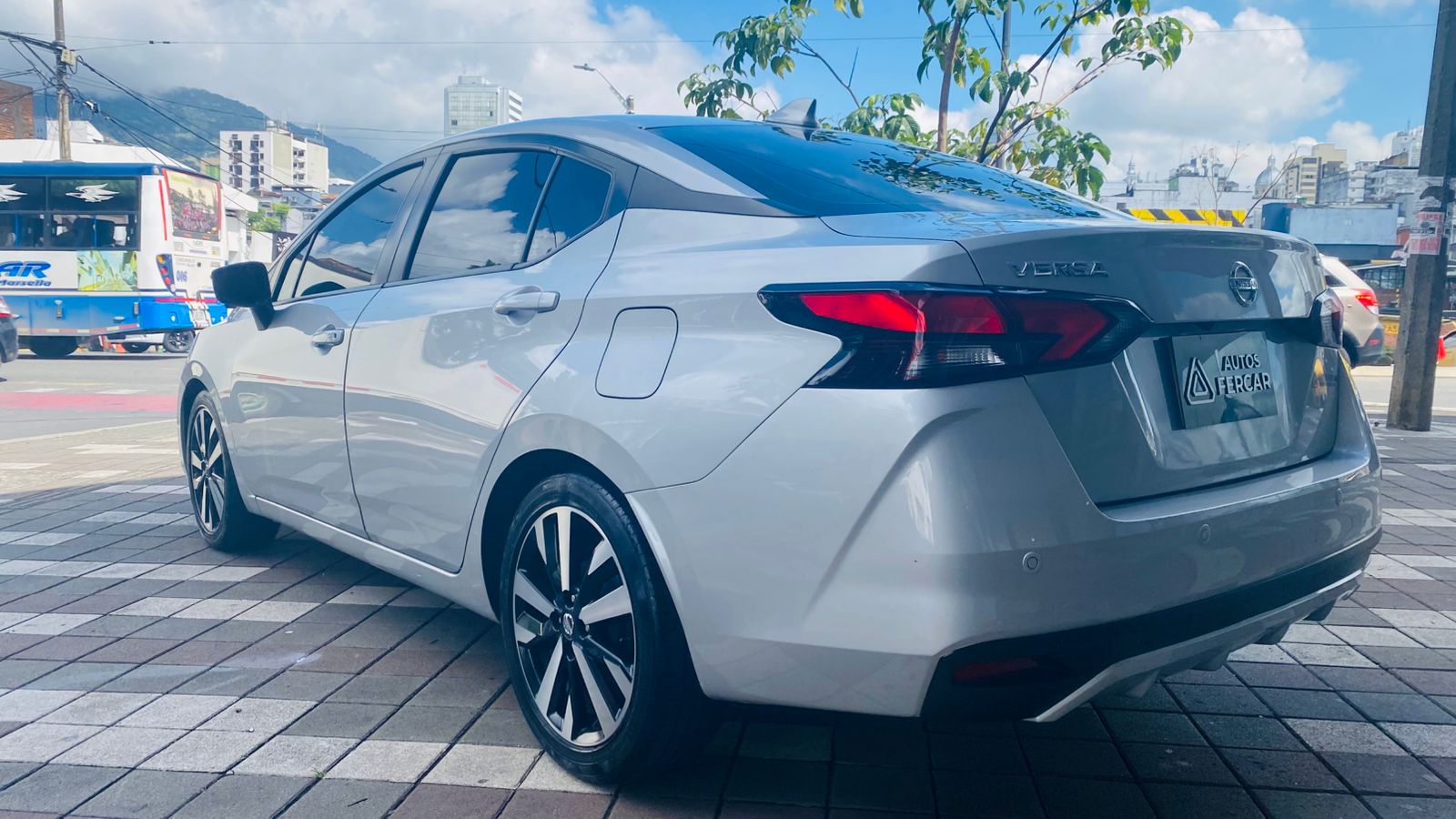 NISSAN VERSA EXCLUSIVE