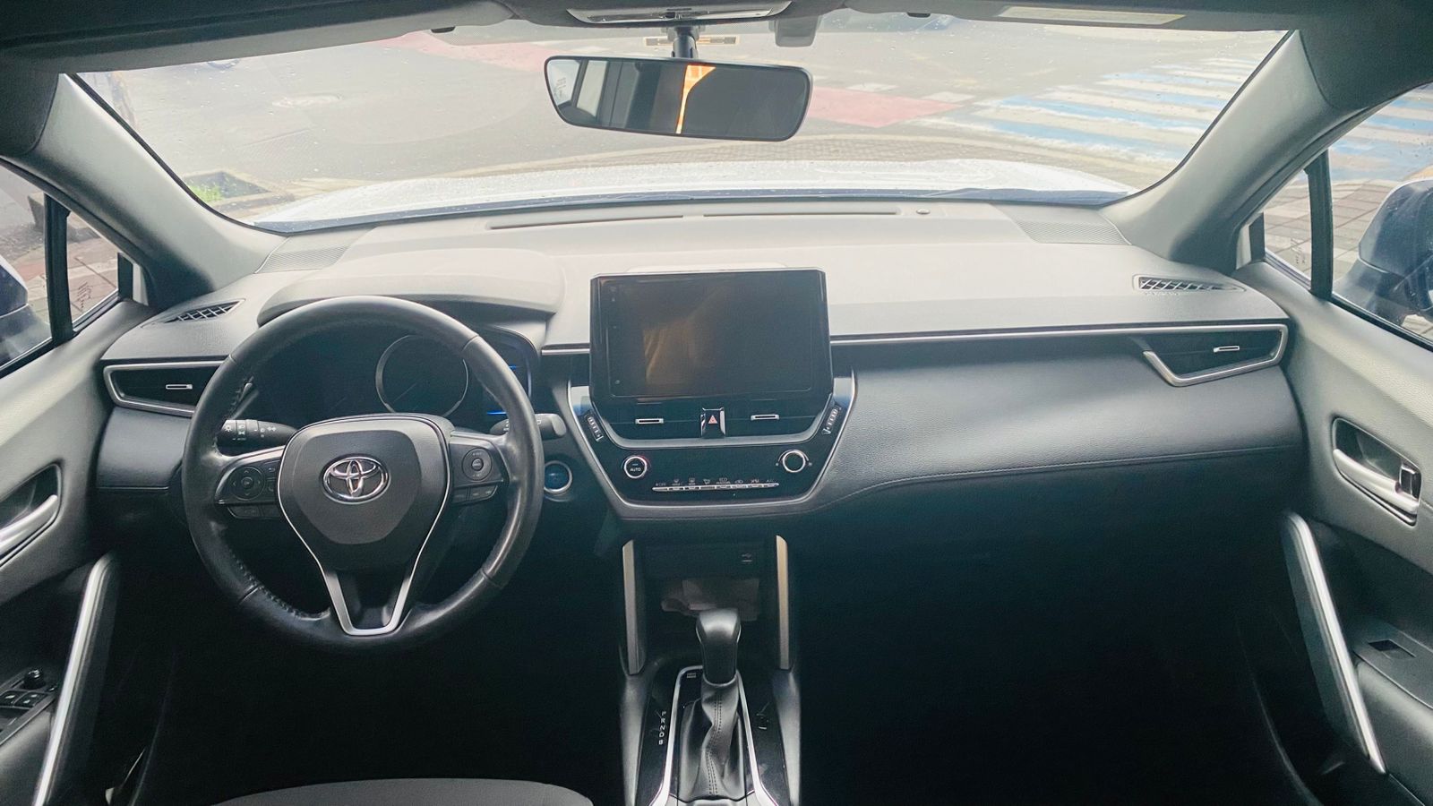 TOYOTA COROLLA CROSS HÍBRIDA EXi