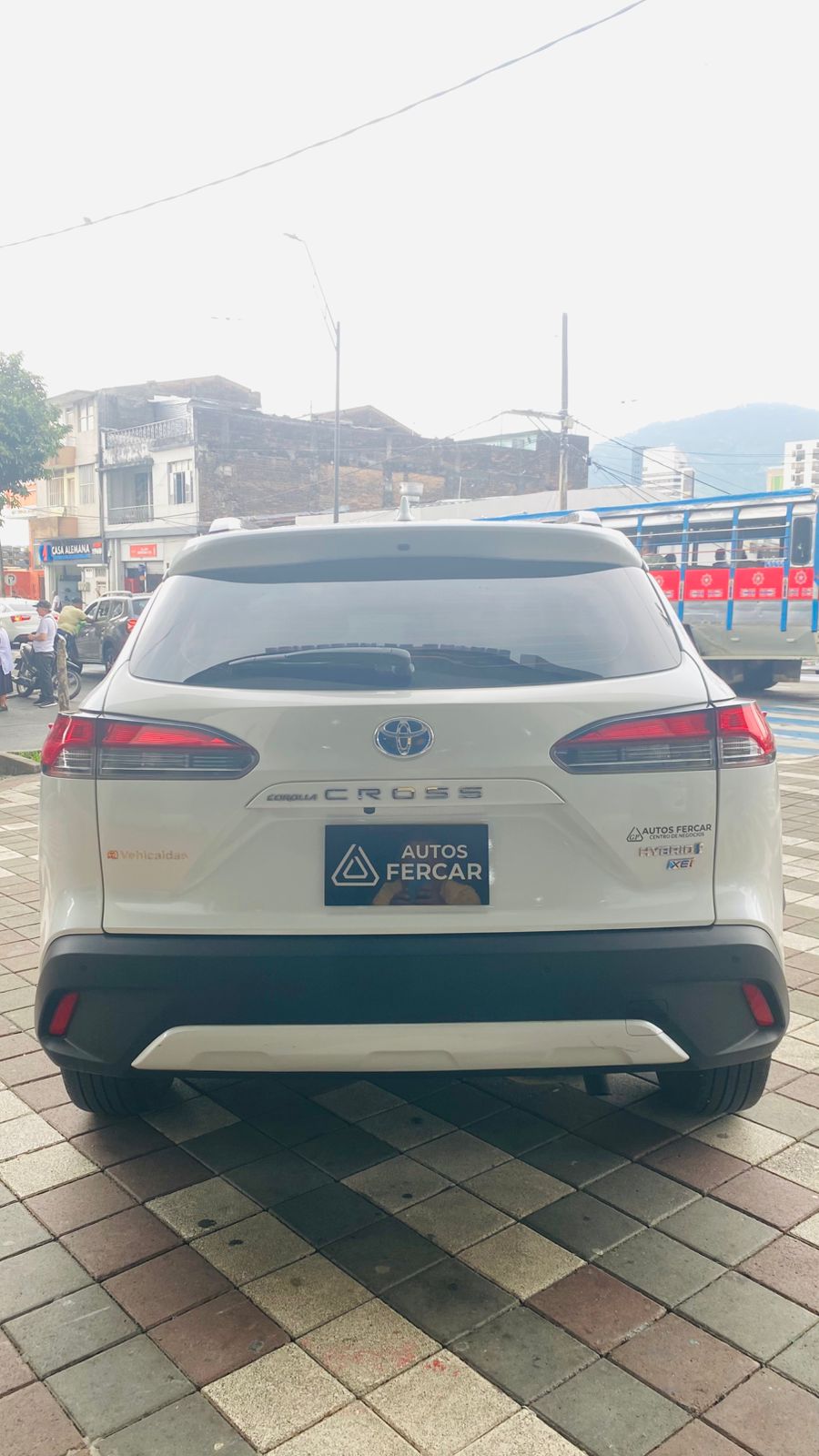 TOYOTA COROLLA CROSS HÍBRIDA EXi