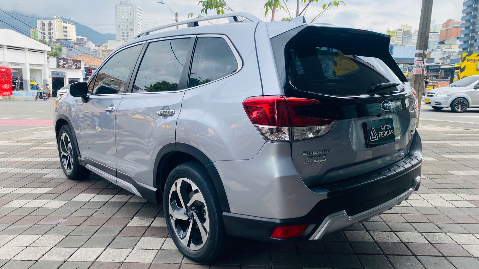 SUBARU FORESTER HÍBRIDA GAMA FULL