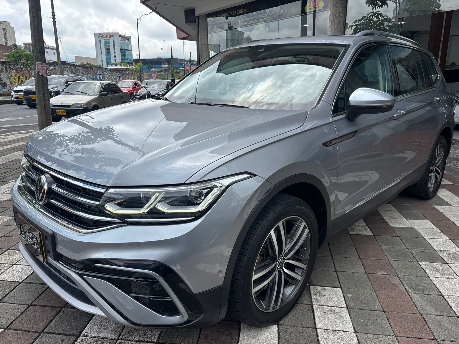 VOLKSWAGEN TIGUAN ELEGANCE