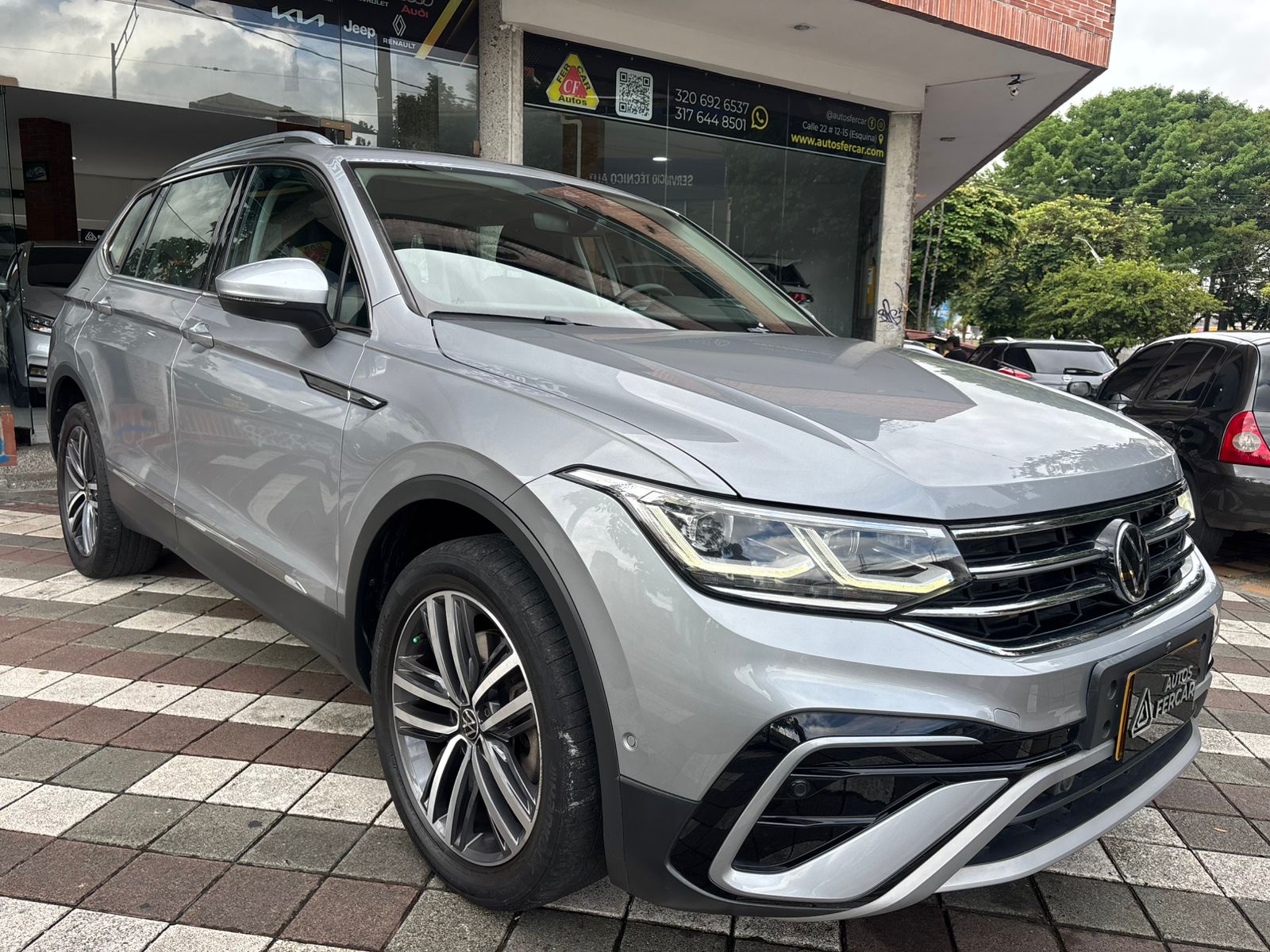 VOLKSWAGEN TIGUAN ELEGANCE