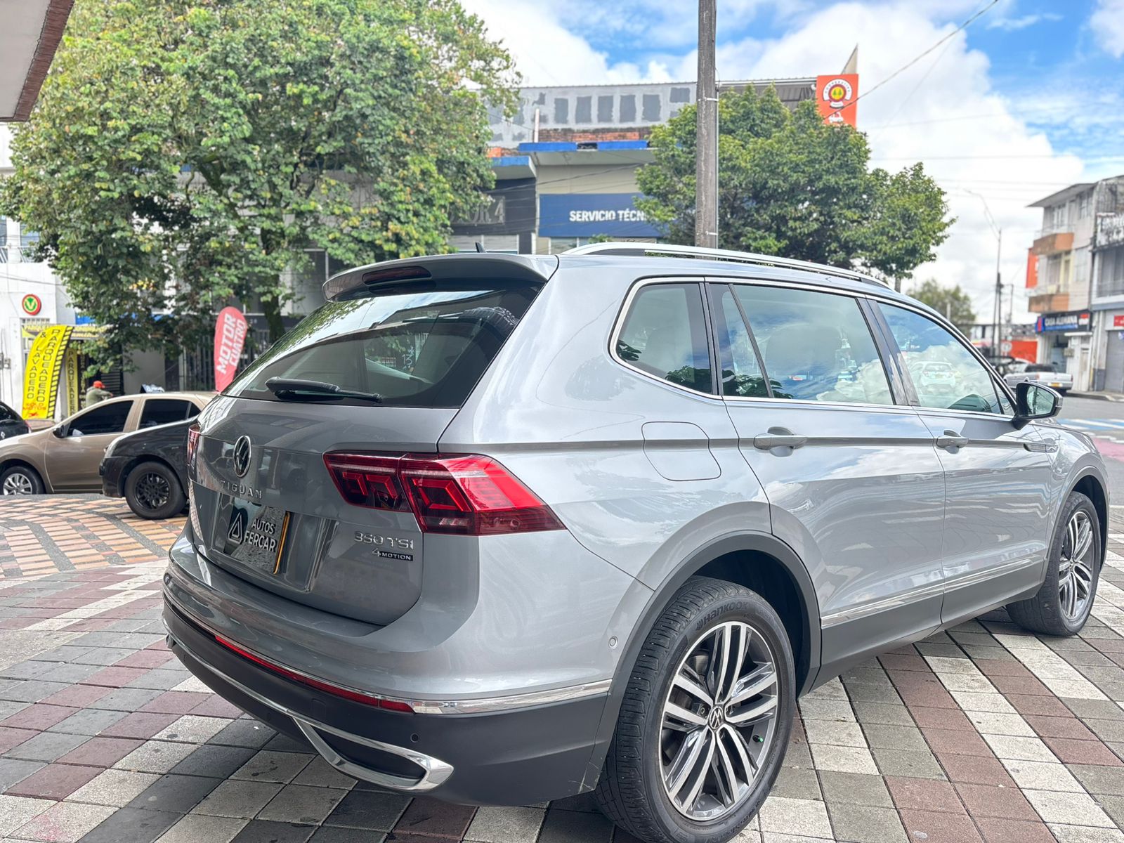 VOLKSWAGEN TIGUAN ELEGANCE