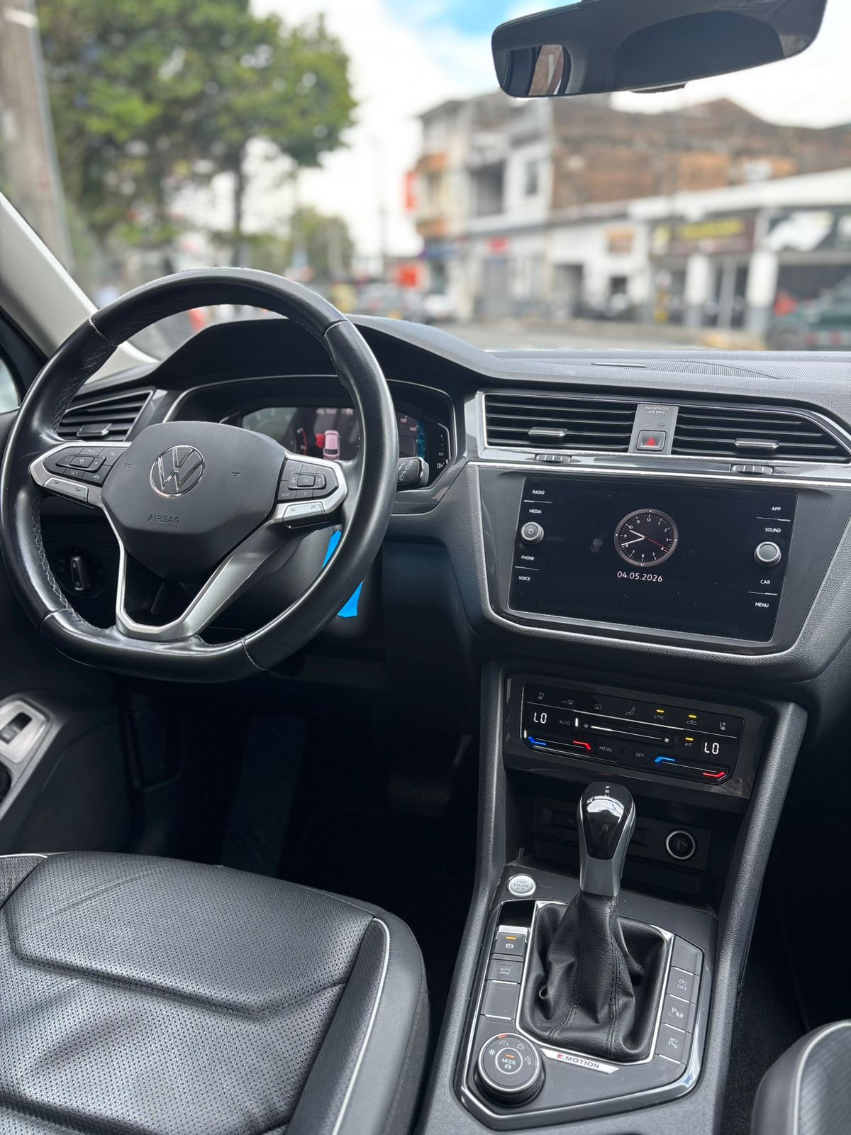 VOLKSWAGEN TIGUAN ELEGANCE