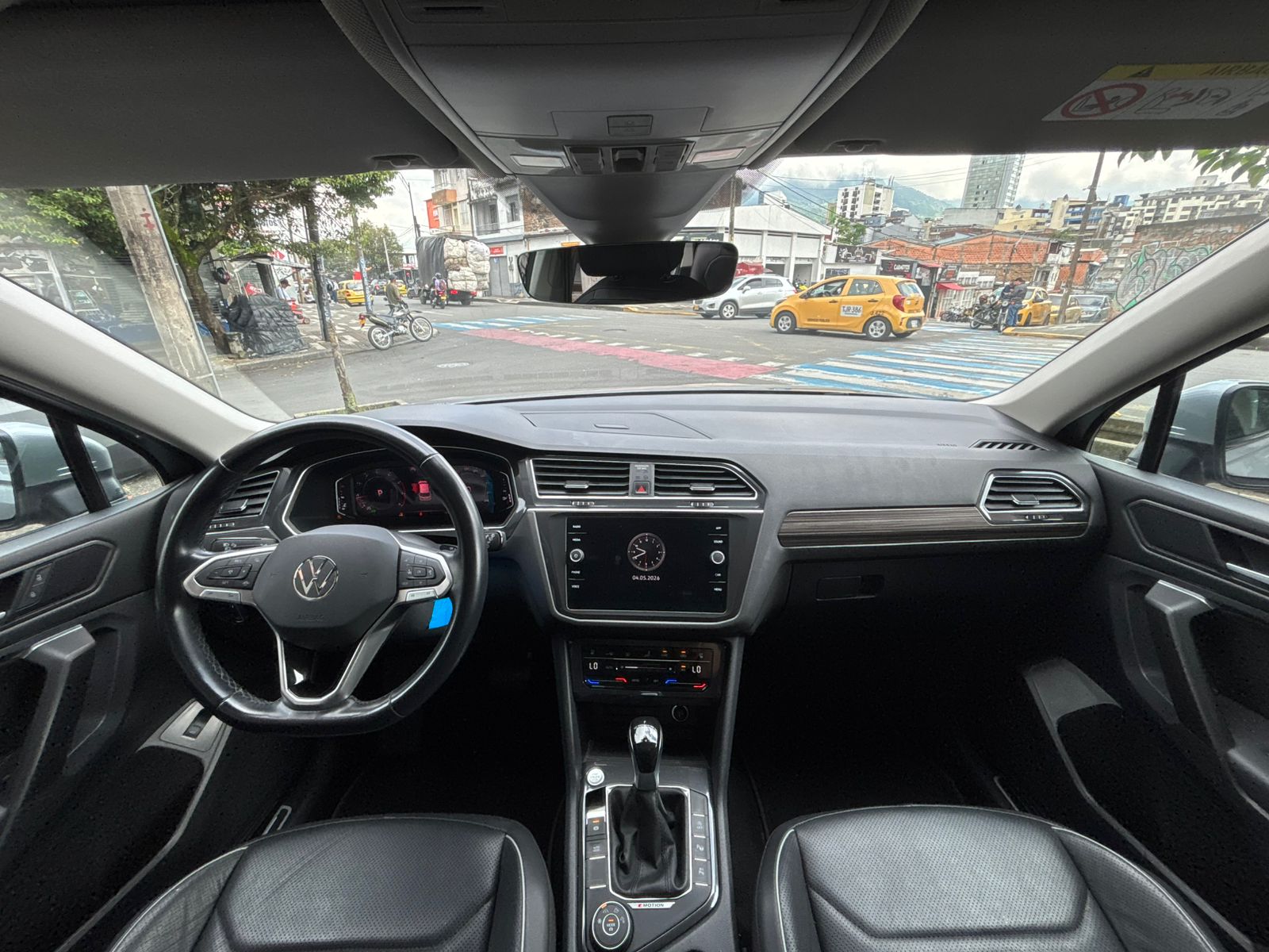VOLKSWAGEN TIGUAN ELEGANCE